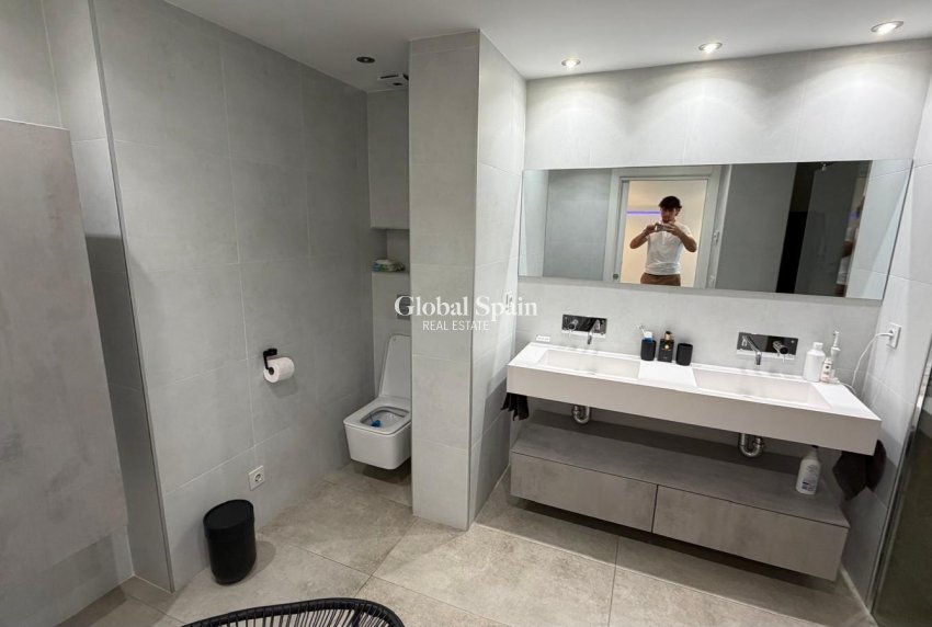 Wederverkoop - APPARTEMENT -
TORREVIEJA - Acequion