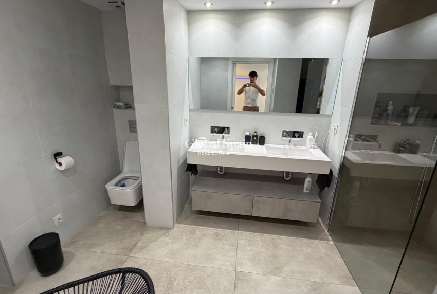 Wederverkoop - APPARTEMENT -
TORREVIEJA - Acequion