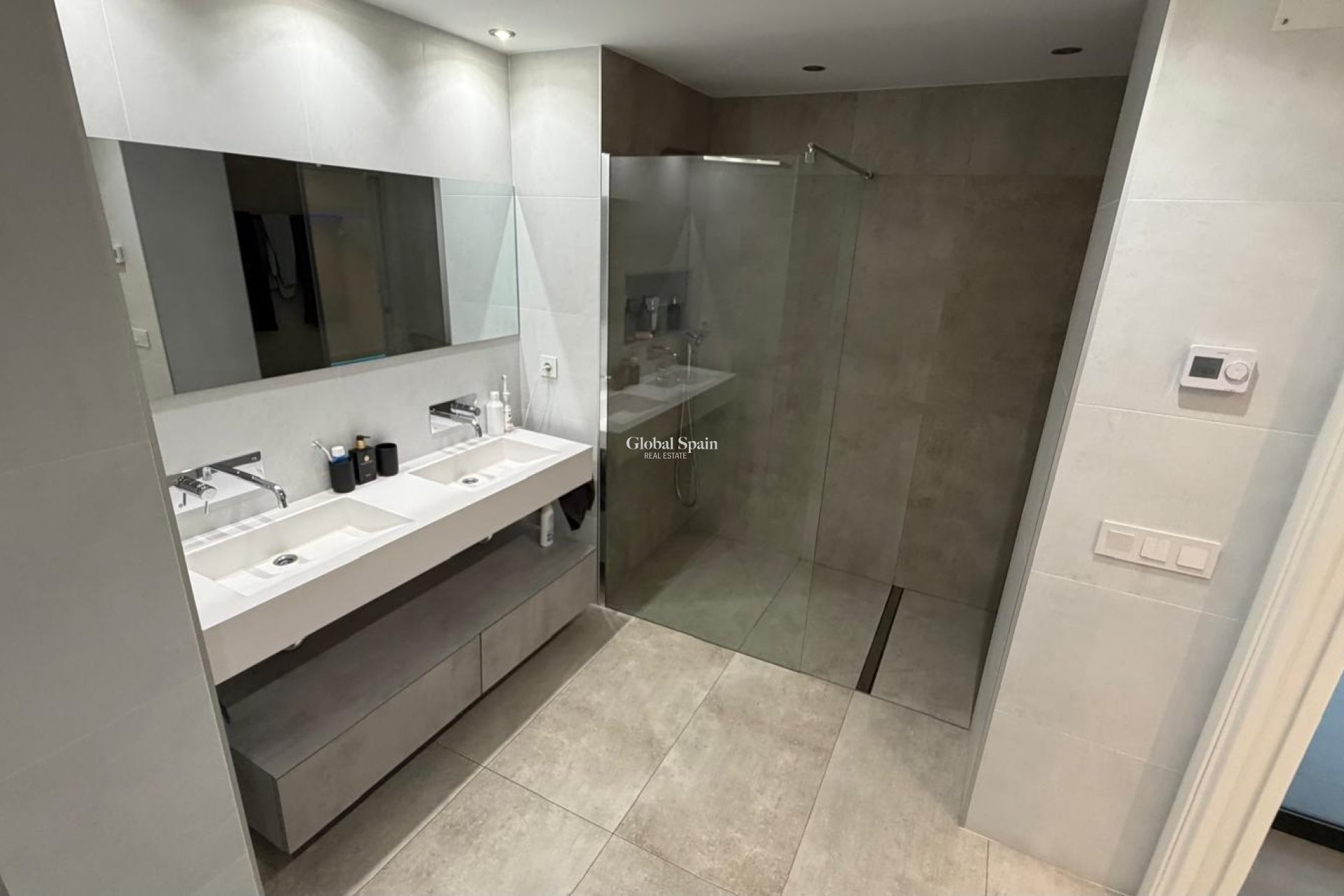 Wederverkoop - APPARTEMENT -
TORREVIEJA - Acequion