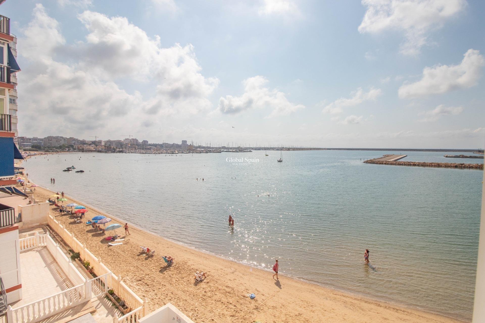 Wederverkoop - APPARTEMENT -
TORREVIEJA - Acequion