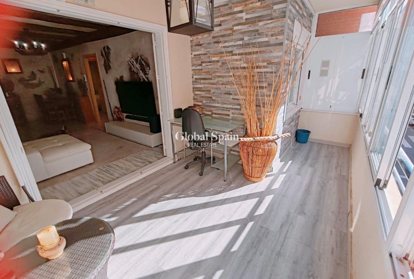 Wederverkoop - APPARTEMENT -
TORREVIEJA - Acequion
