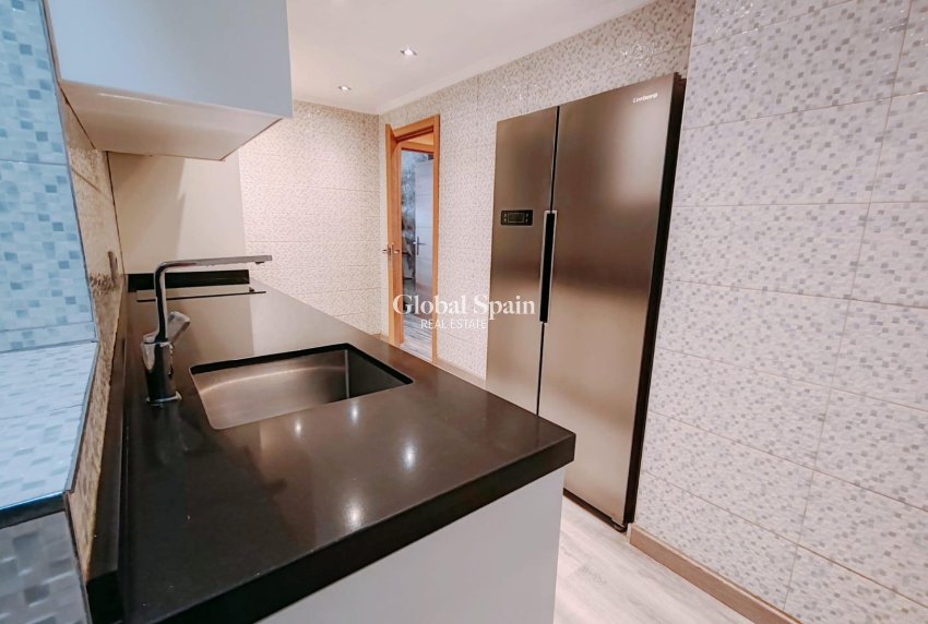 Wederverkoop - APPARTEMENT -
TORREVIEJA - Acequion