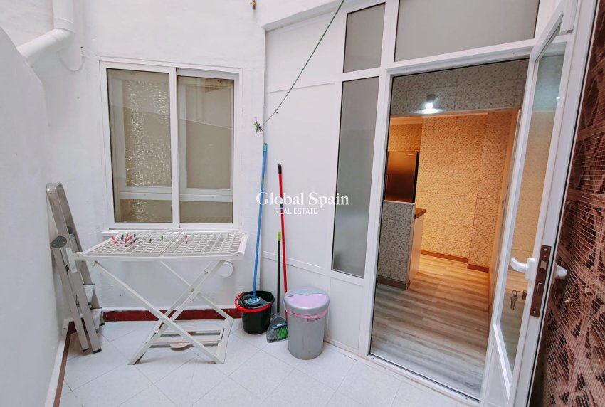 Wederverkoop - APPARTEMENT -
TORREVIEJA - Acequion