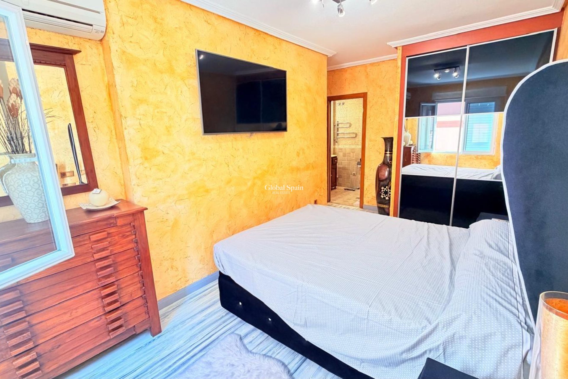 Wederverkoop - APPARTEMENT -
TORREVIEJA - Acequion