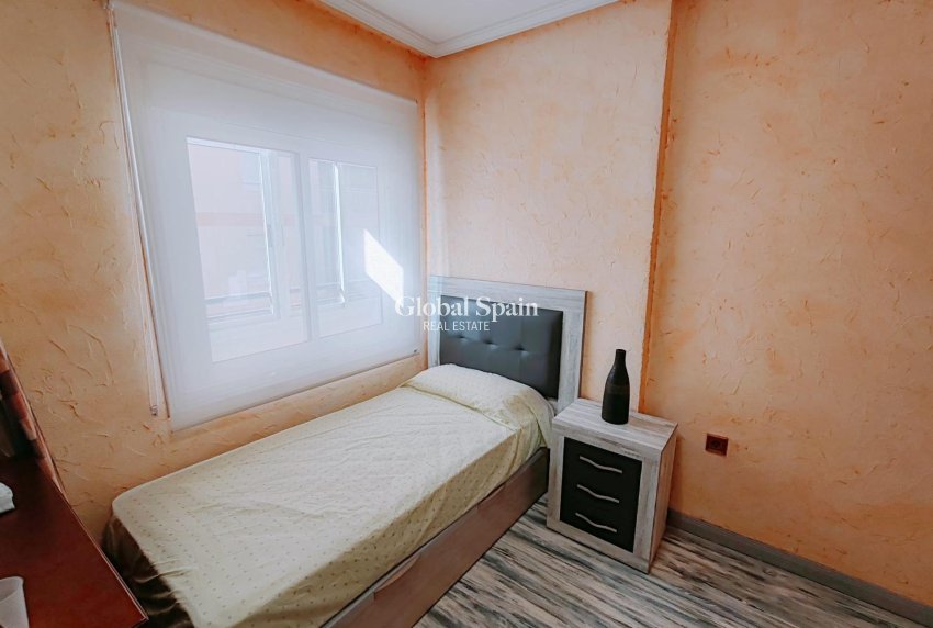 Wederverkoop - APPARTEMENT -
TORREVIEJA - Acequion