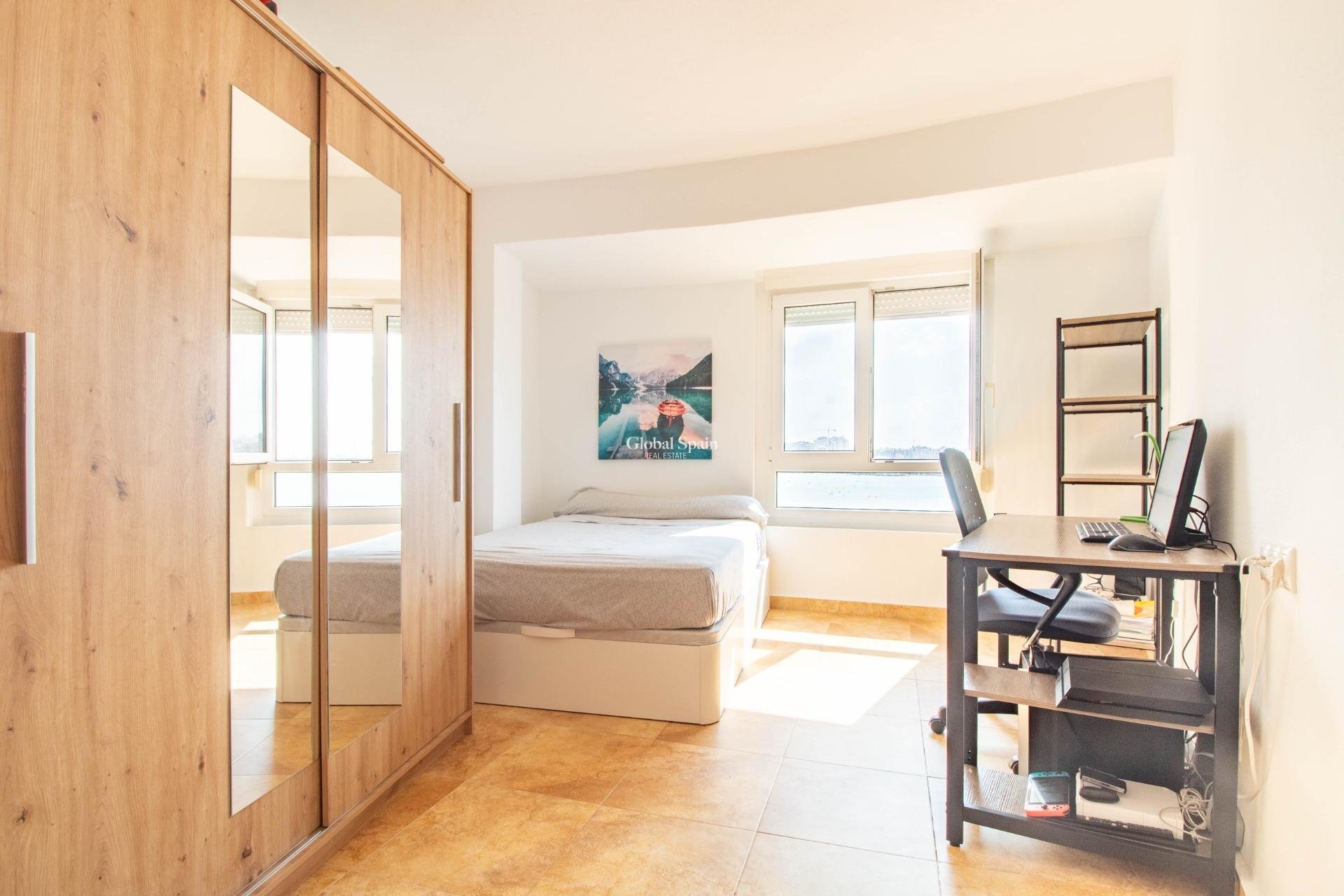 Wederverkoop - Appartement -
TORREVIEJA - Acequion