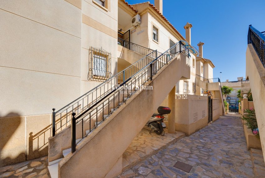 Wederverkoop - APPARTEMENT -
TORREVIEJA - Aguas Nuevas