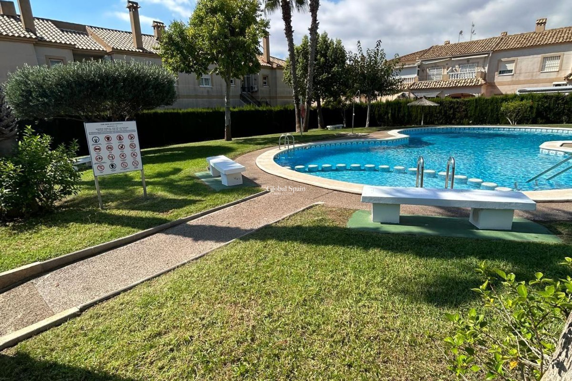 Wederverkoop - APPARTEMENT -
TORREVIEJA - Aguas Nuevas