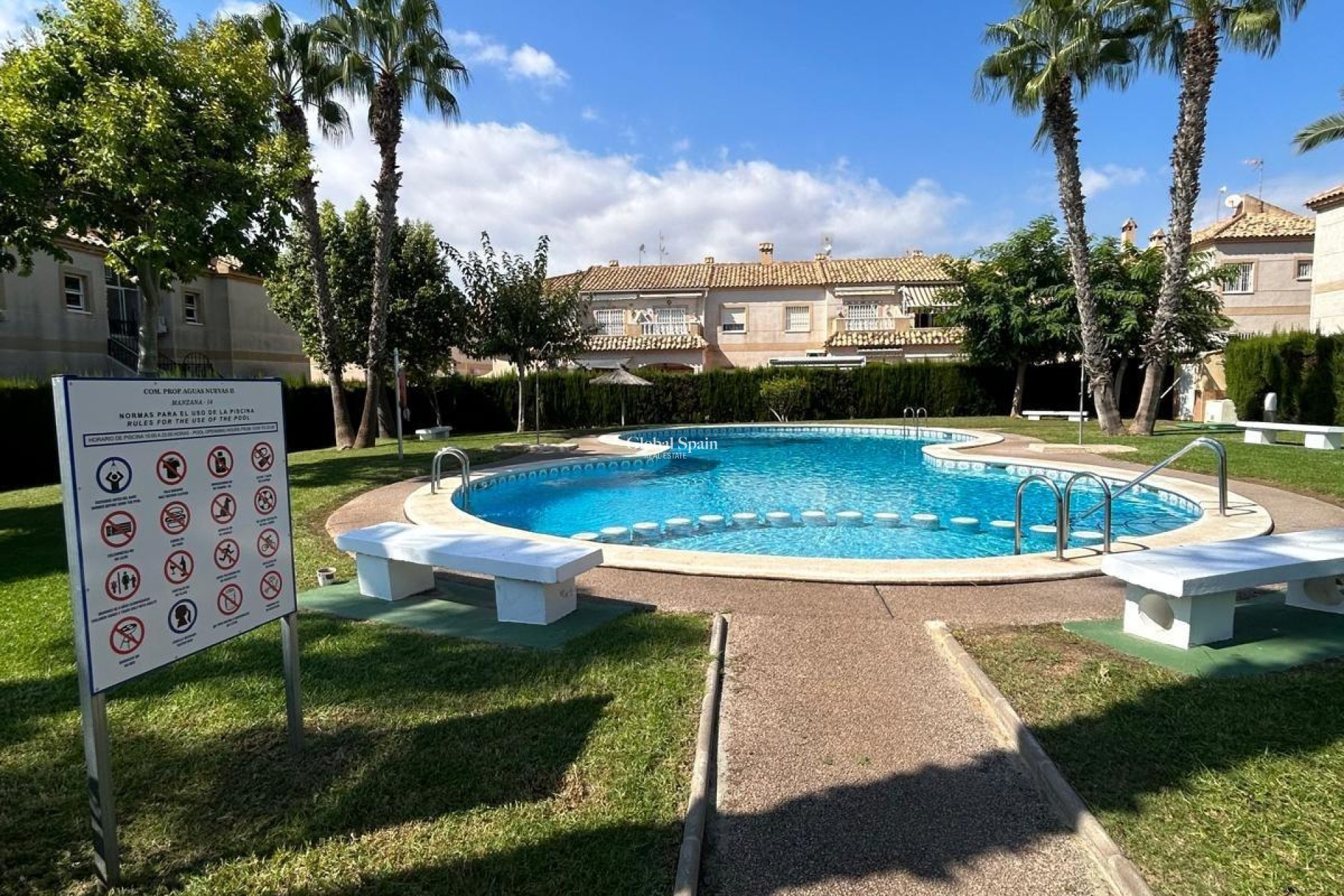 Wederverkoop - APPARTEMENT -
TORREVIEJA - Aguas Nuevas