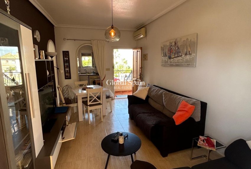 Wederverkoop - APPARTEMENT -
TORREVIEJA - Aguas Nuevas