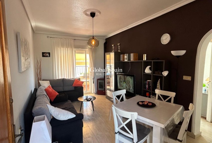 Wederverkoop - APPARTEMENT -
TORREVIEJA - Aguas Nuevas