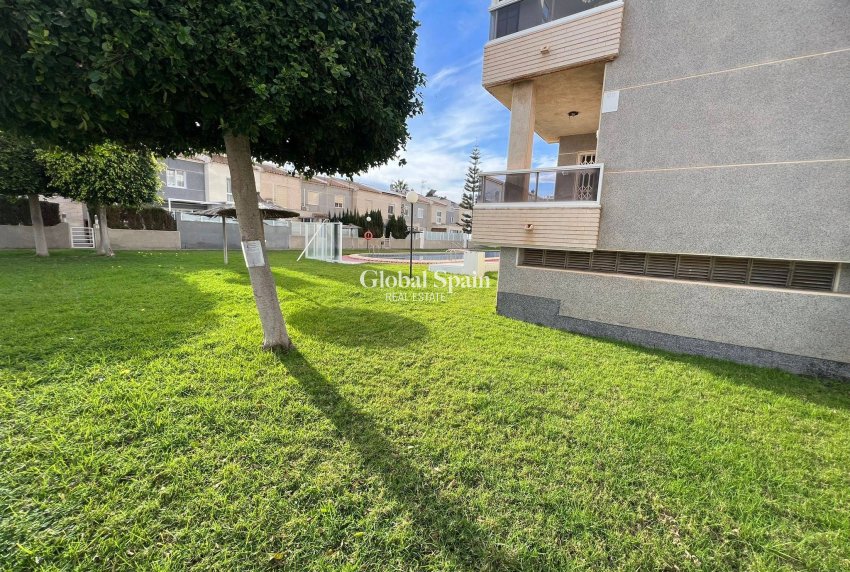 Wederverkoop - APPARTEMENT -
TORREVIEJA - Aguas Nuevas