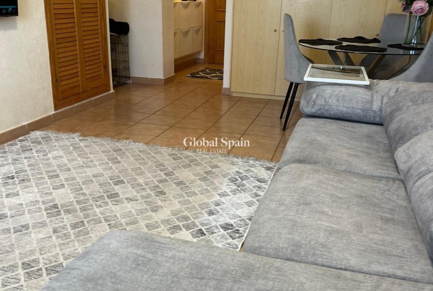 Wederverkoop - APPARTEMENT -
TORREVIEJA - Aguas Nuevas