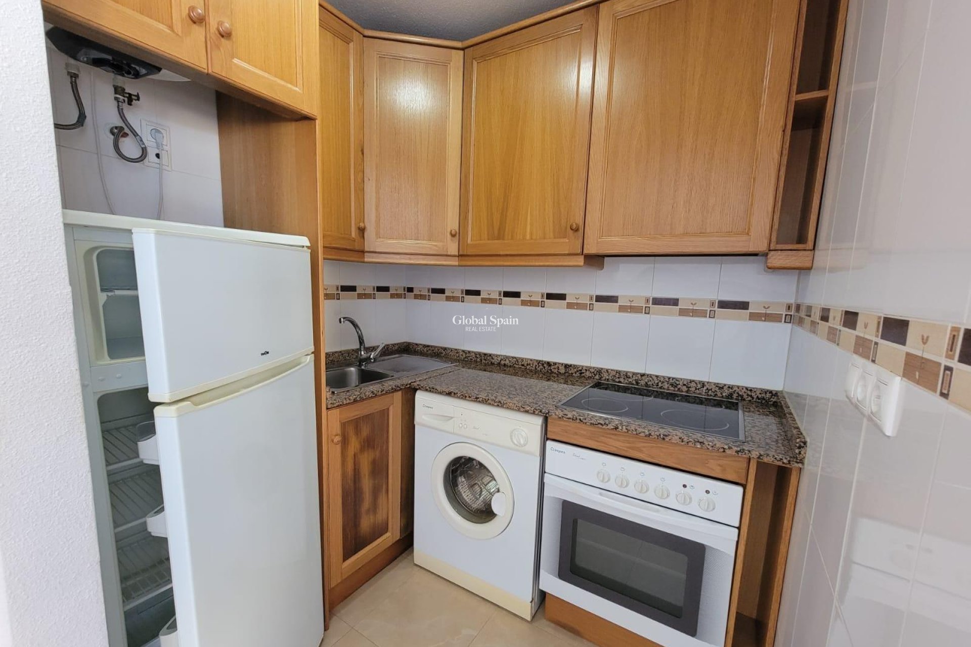 Wederverkoop - APPARTEMENT -
TORREVIEJA - Aguas Nuevas