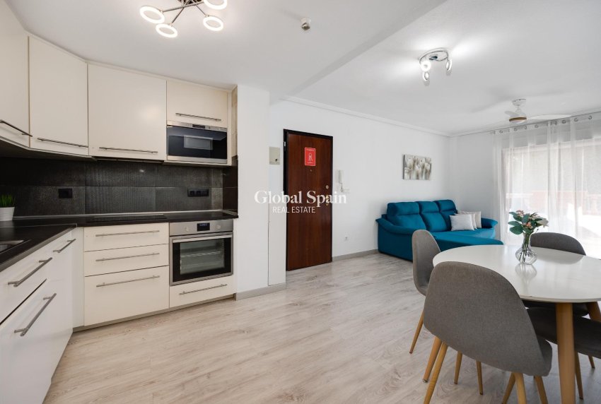 Wederverkoop - APPARTEMENT -
TORREVIEJA - Aguas Nuevas