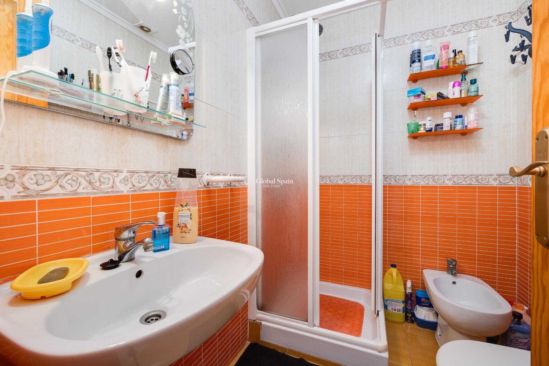 Wederverkoop - APPARTEMENT -
TORREVIEJA - Aguas Nuevas