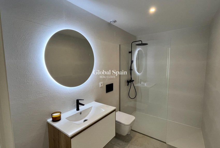 Wederverkoop - APPARTEMENT -
TORREVIEJA - Aguas Nuevas