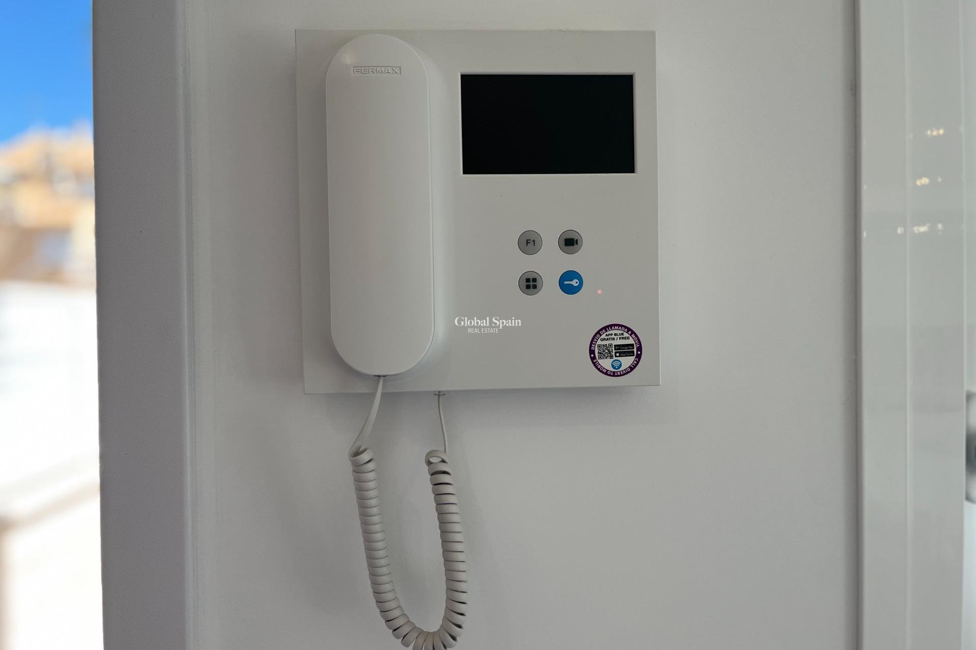 Wederverkoop - APPARTEMENT -
TORREVIEJA - Aguas Nuevas