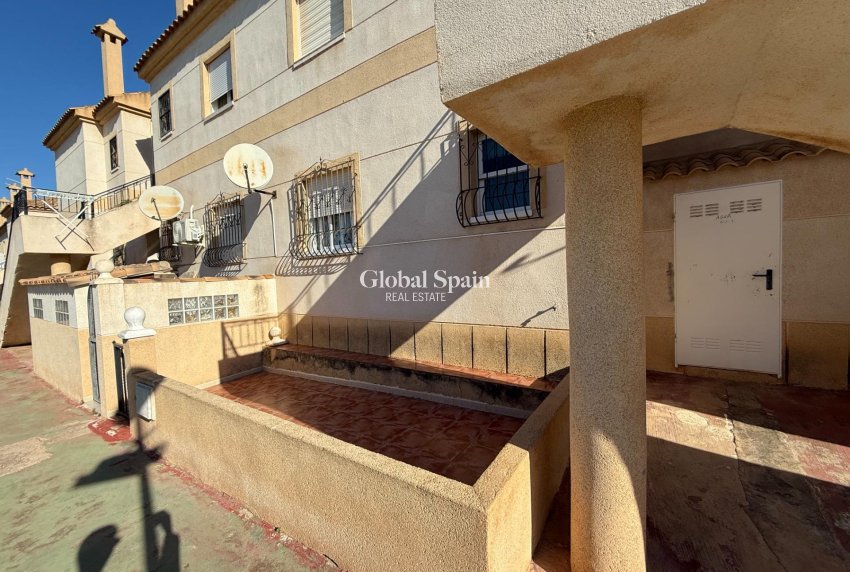 Wederverkoop - APPARTEMENT -
TORREVIEJA - Aguas Nuevas