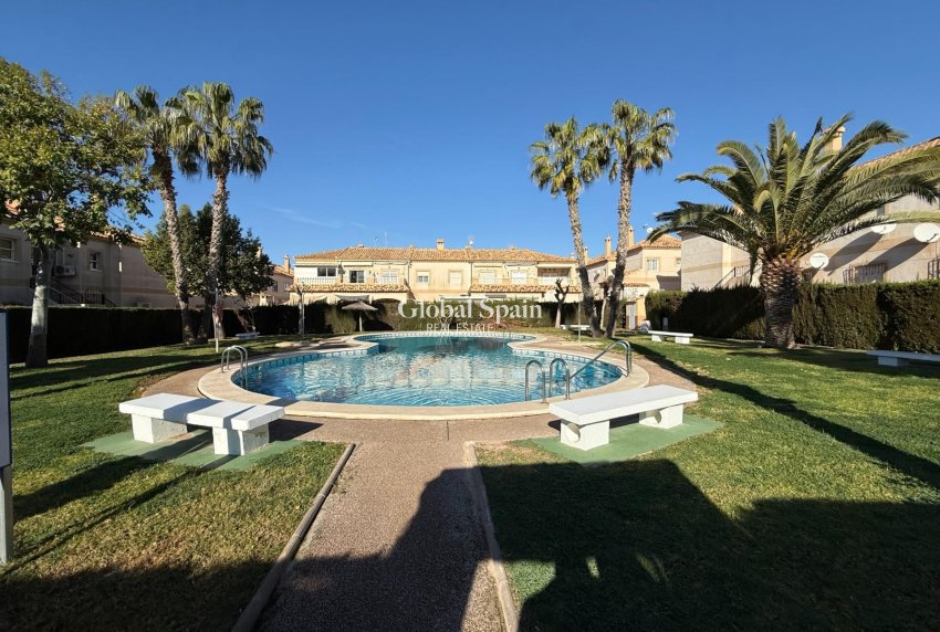 Wederverkoop - APPARTEMENT -
TORREVIEJA - Aguas Nuevas