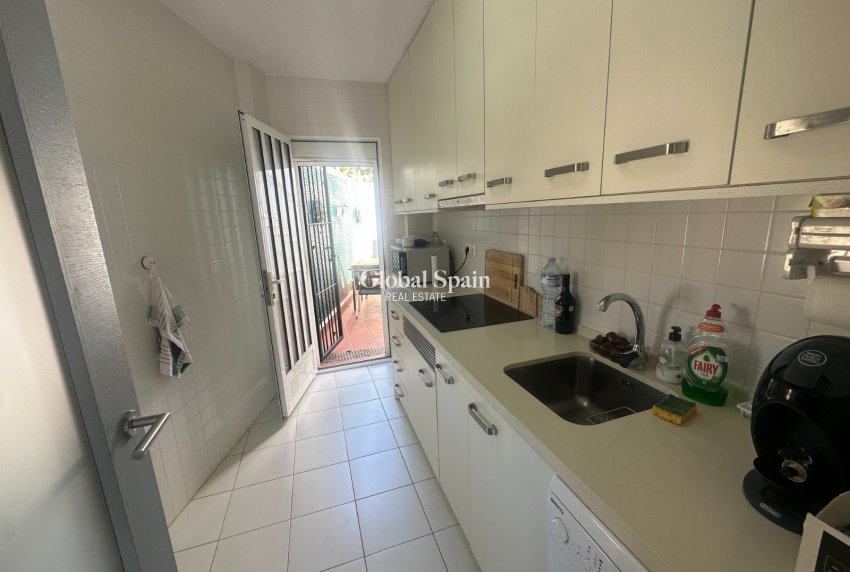 Wederverkoop - APPARTEMENT -
TORREVIEJA - Aguas Nuevas