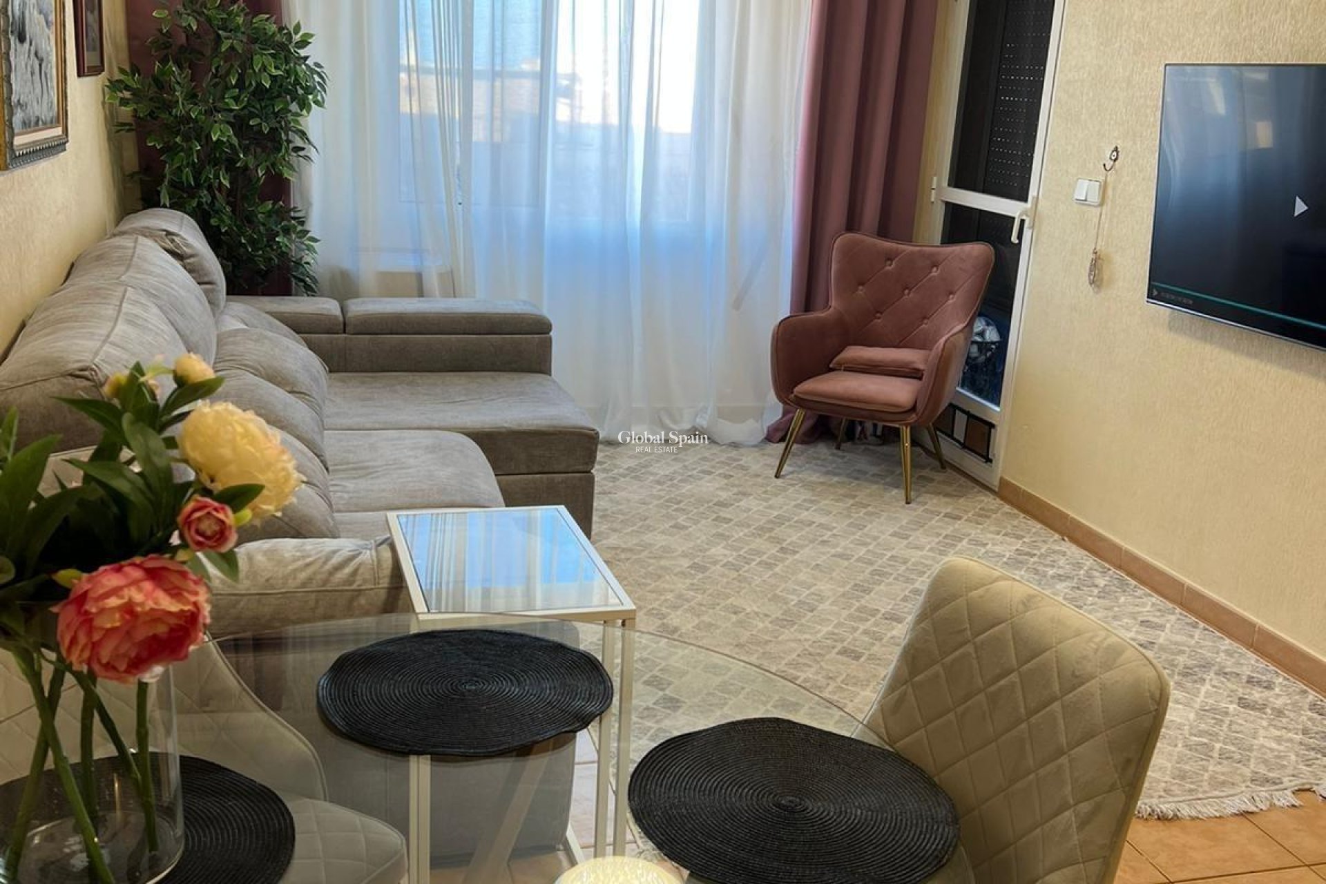 Wederverkoop - APPARTEMENT -
TORREVIEJA - Aguas Nuevas