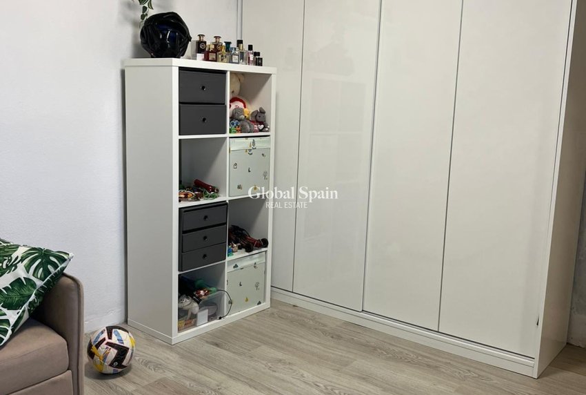 Wederverkoop - APPARTEMENT -
TORREVIEJA - Aguas Nuevas