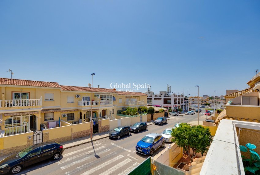 Wederverkoop - APPARTEMENT -
TORREVIEJA - Aguas Nuevas