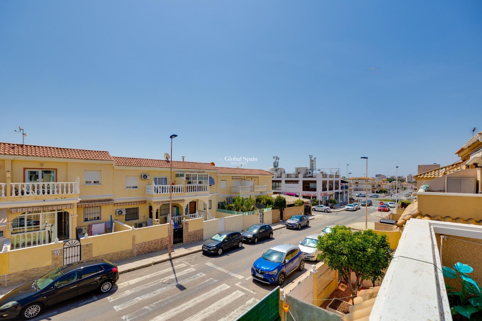 Wederverkoop - APPARTEMENT -
TORREVIEJA - Aguas Nuevas