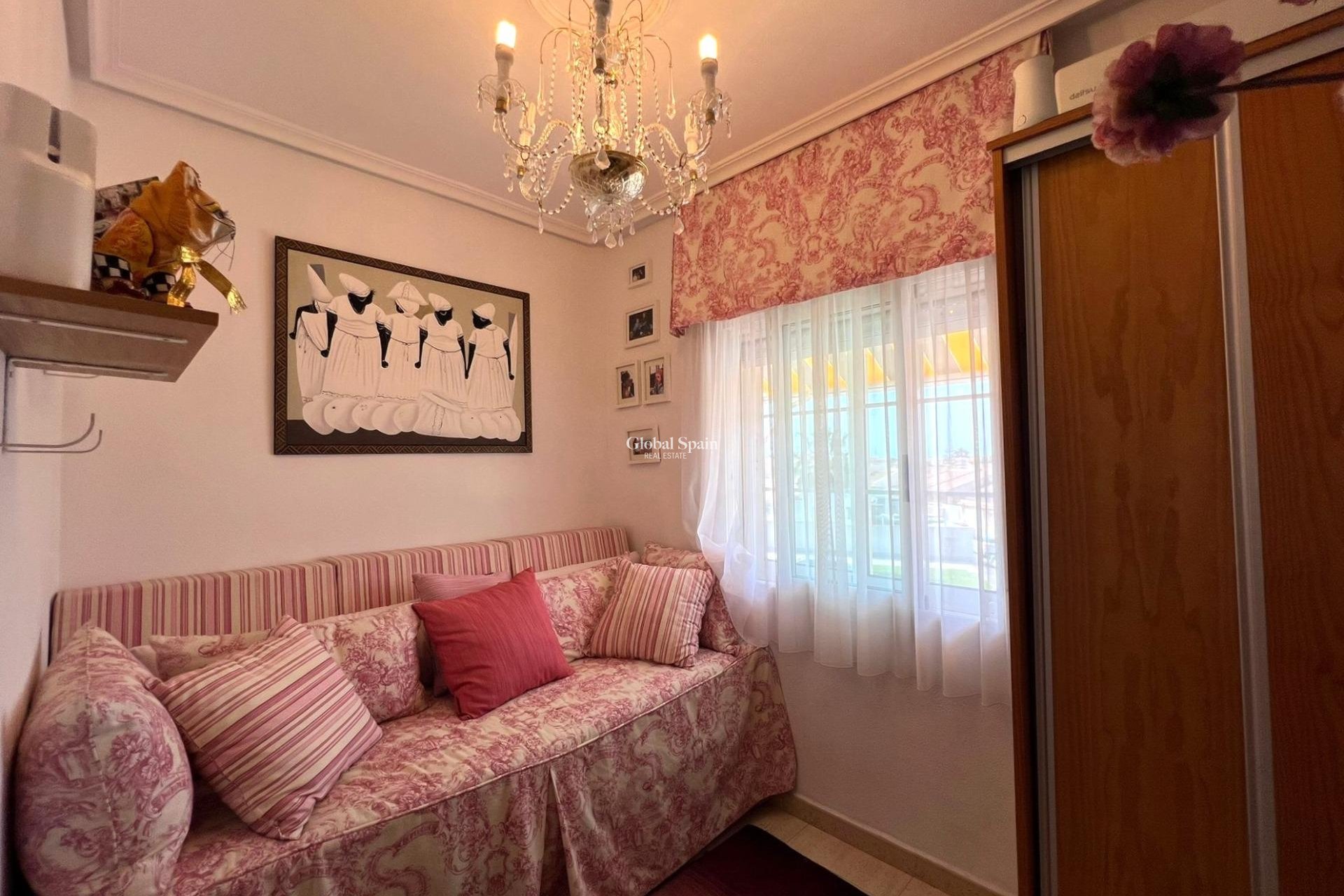 Wederverkoop - APPARTEMENT -
TORREVIEJA - Aguas Nuevas