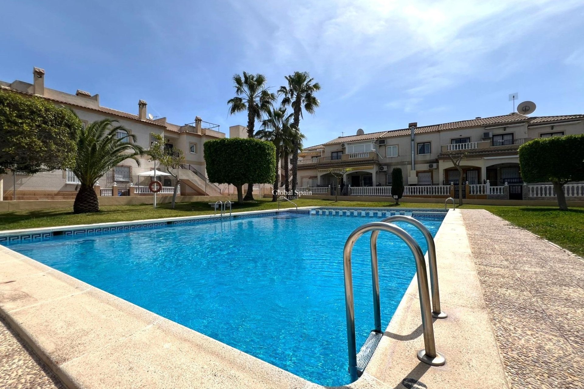Wederverkoop - APPARTEMENT -
TORREVIEJA - Aguas Nuevas
