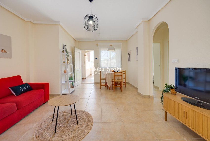 Wederverkoop - APPARTEMENT -
TORREVIEJA - Aguas Nuevas