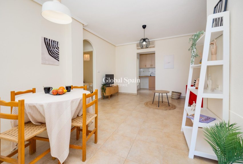 Wederverkoop - APPARTEMENT -
TORREVIEJA - Aguas Nuevas