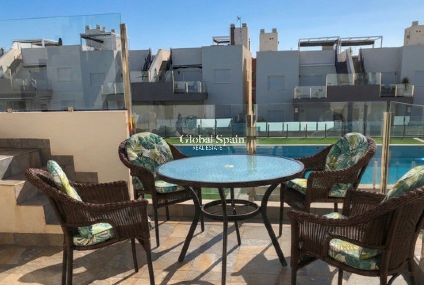 Wederverkoop - APPARTEMENT -
TORREVIEJA - Aguas Nuevas