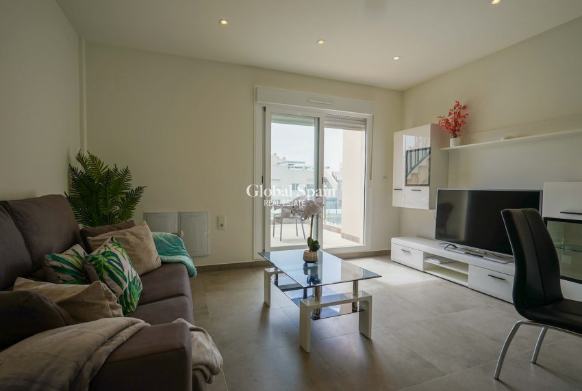 Wederverkoop - APPARTEMENT -
TORREVIEJA - Aguas Nuevas