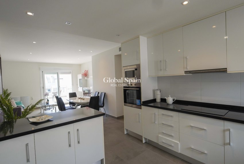 Wederverkoop - APPARTEMENT -
TORREVIEJA - Aguas Nuevas