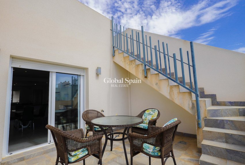 Wederverkoop - APPARTEMENT -
TORREVIEJA - Aguas Nuevas