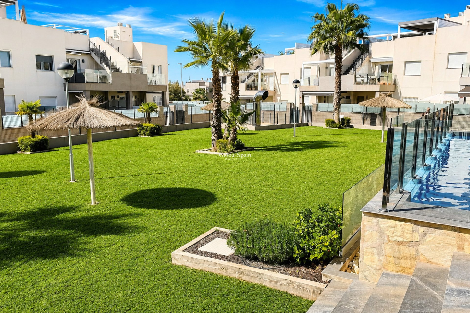 Wederverkoop - APPARTEMENT -
TORREVIEJA - Aguas Nuevas