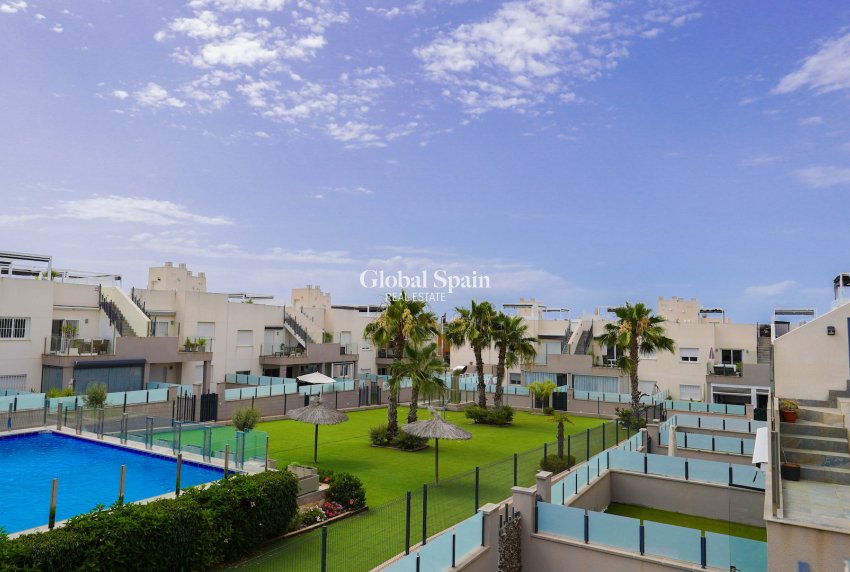 Wederverkoop - APPARTEMENT -
TORREVIEJA - Aguas Nuevas