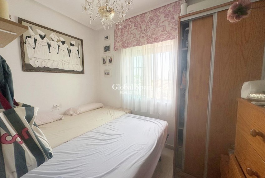 Wederverkoop - APPARTEMENT -
TORREVIEJA - Aguas Nuevas