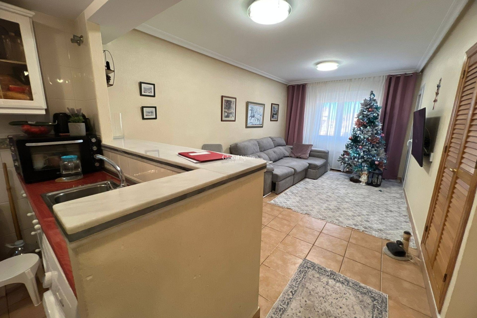 Wederverkoop - APPARTEMENT -
TORREVIEJA - Aguas Nuevas