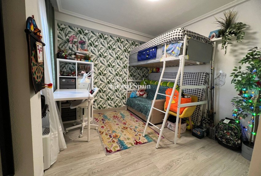 Wederverkoop - APPARTEMENT -
TORREVIEJA - Aguas Nuevas