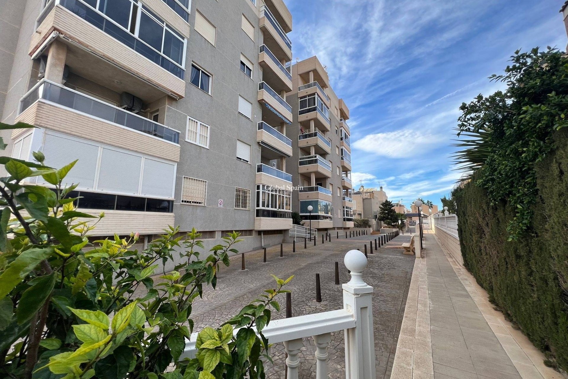 Wederverkoop - APPARTEMENT -
TORREVIEJA - Aguas Nuevas