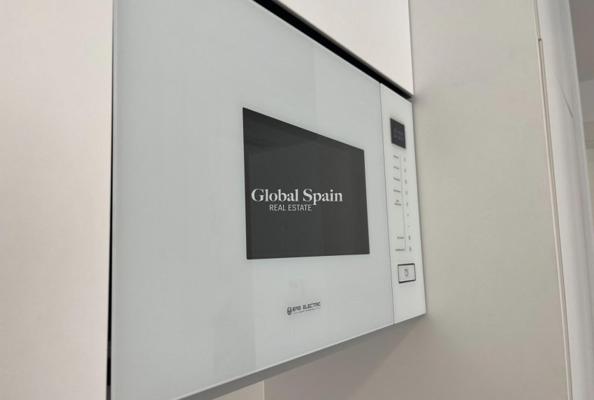 Wederverkoop - APPARTEMENT -
TORREVIEJA - Aguas Nuevas