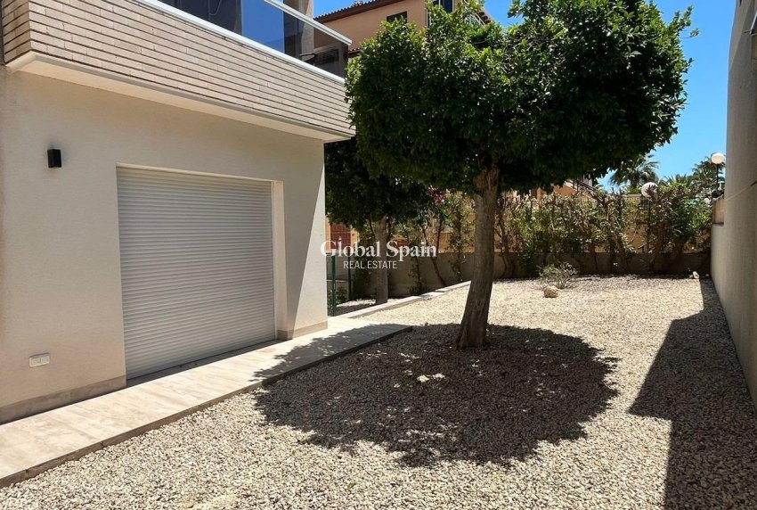 Wederverkoop - APPARTEMENT -
TORREVIEJA - Aguas Nuevas