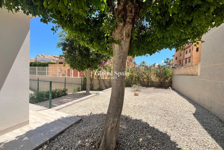 Wederverkoop - APPARTEMENT -
TORREVIEJA - Aguas Nuevas