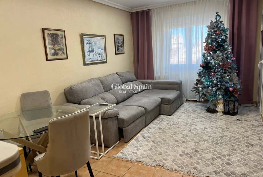 Wederverkoop - APPARTEMENT -
TORREVIEJA - Aguas Nuevas