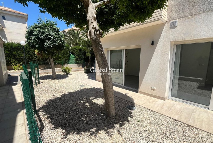 Wederverkoop - APPARTEMENT -
TORREVIEJA - Aguas Nuevas