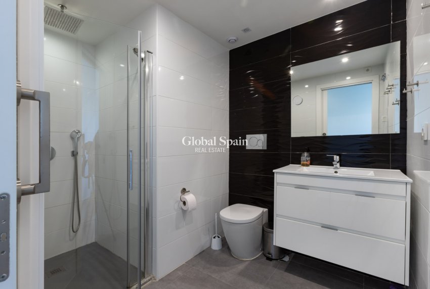 Wederverkoop - APPARTEMENT -
TORREVIEJA - Aguas Nuevas