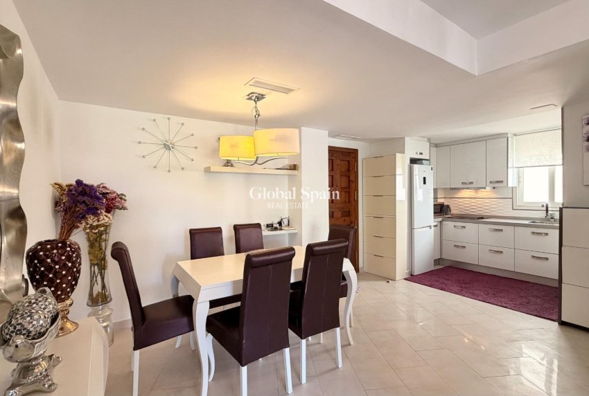 Wederverkoop - APPARTEMENT -
TORREVIEJA - Aldea del mar